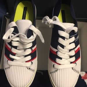 Tommy Hilfiger women canvas sneakers.  Sz. 9.5M.